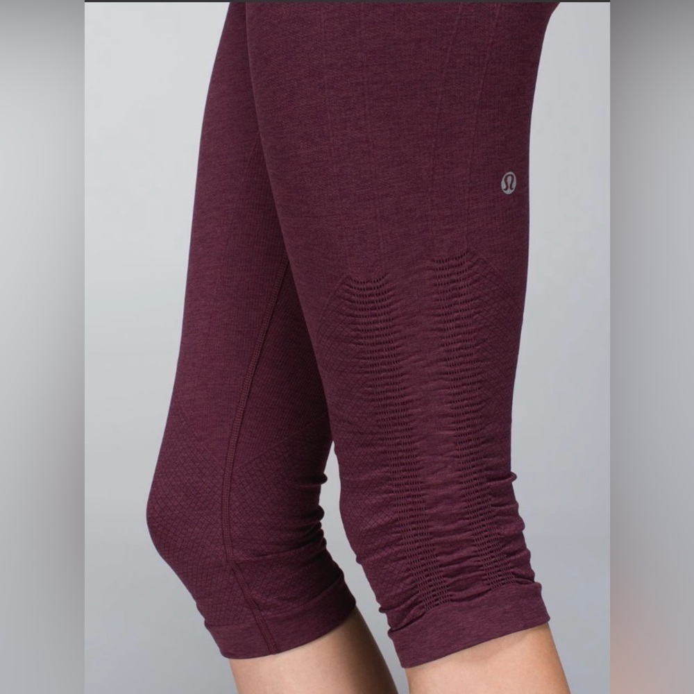 Lululemon In the Flow Crop II - Picture 4 of 5